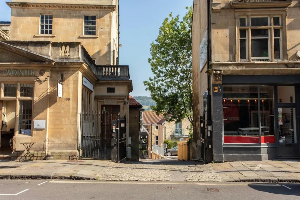 Bright Open Plan Living - Bath - Free Parking Apartment