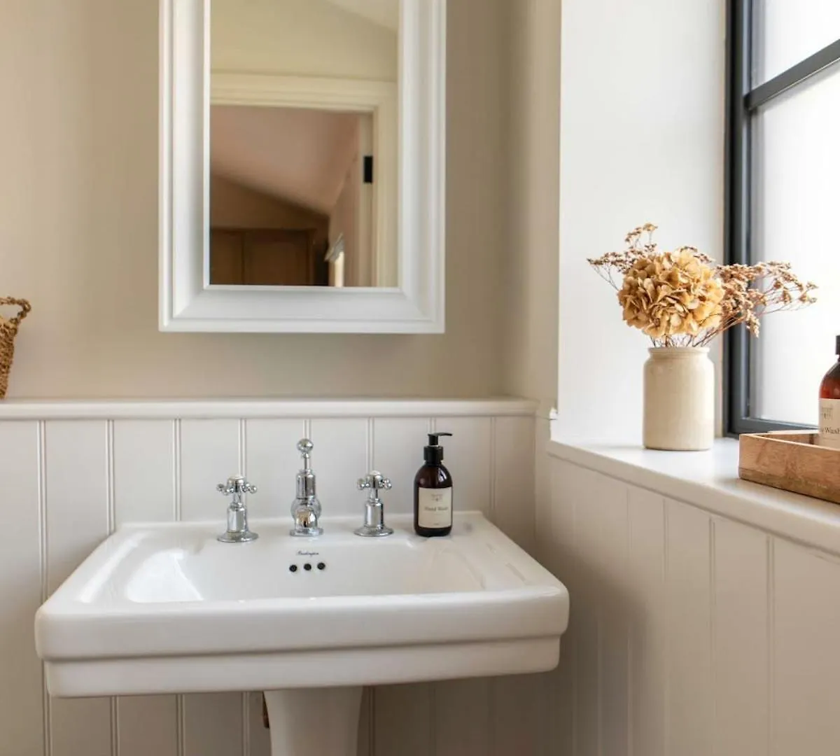 Bright Open Plan Living - Bath - Free Parking Apartment 0*,  United Kingdom